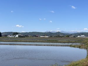 名取市田園から西の山々を臨む